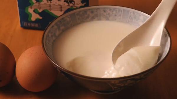 【甜品食譜】簡單3個步驟就做到！　零失敗北海道牛乳燉蛋白