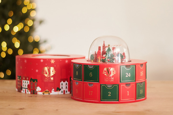 【聖誕禮物推薦2020】紅綠禮盒配水晶球設計！Lady M首個聖誕倒數月曆登場