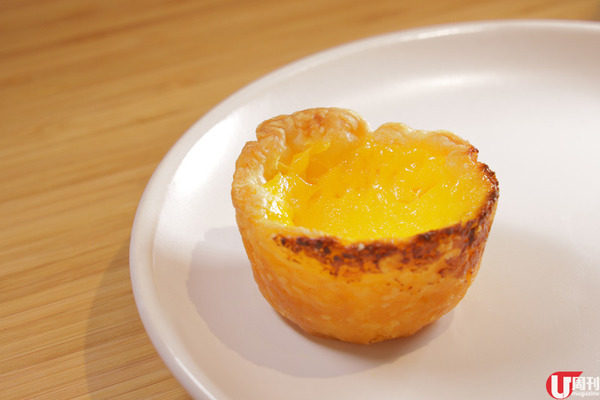 Custard Tart $12  酥皮層薄面酥脆，蛋漿以全蛋黃加忌廉及砂糖製成，味道及口感都有點似法式焦糖布丁（flan），蛋香濃而滑。