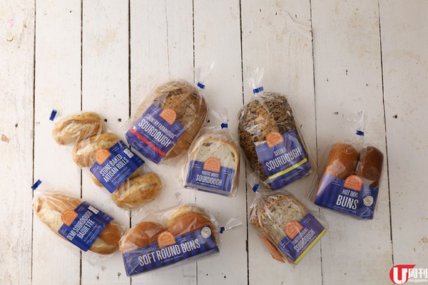 Bread Pantry 的家庭裝麵包目前共 10 款，全部用料都係酒店級數，包款由 Greg 特別設計，大部份已切埋片。放於雪櫃可貯存約 1 星期，置於冰箱則放一個月都得。
