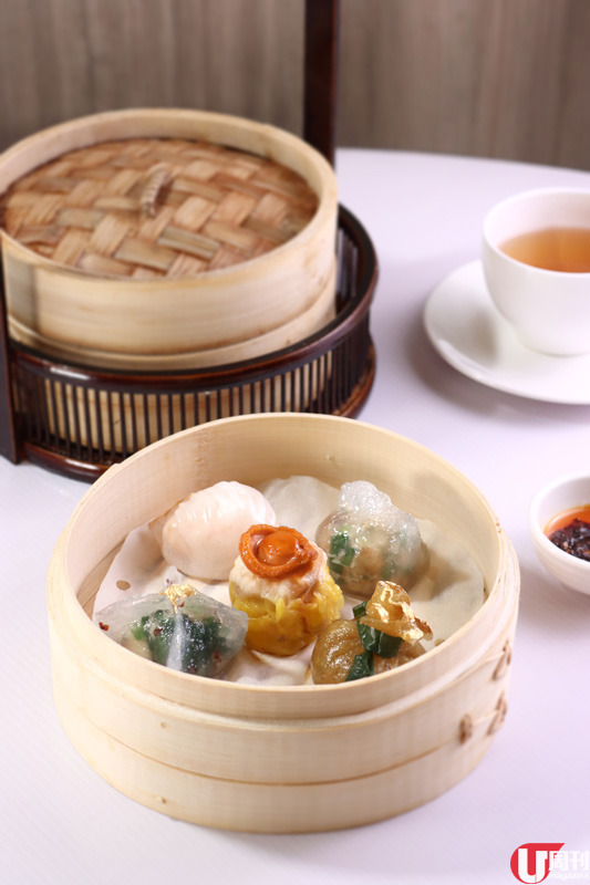  五福臨門 $68 五款蒸點包括鮑魚三星燒賣、鮮味水間蝦餃、潮州家鄉粉粿、禪院竹笙上素粿和碧綠帶子菜苗餃，全為蒸點，少油清香。
