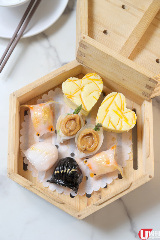 盆滿缽滿 $88 有齊鴛鴦蝦餃、鮑魚鳳眼餃、香芹金魚餃和奶黃千層糕各 2 件，適合多人 share。