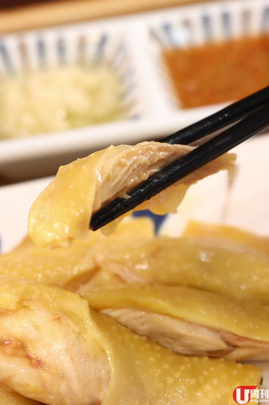 海南雞皮滑肉嫩，飯香撲鼻，保留到一層啫喱膏