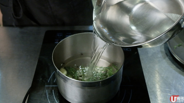 香煎厚切豬伴砵酒洋葱