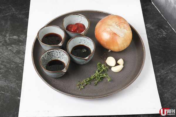 香煎厚切豬伴砵酒洋葱