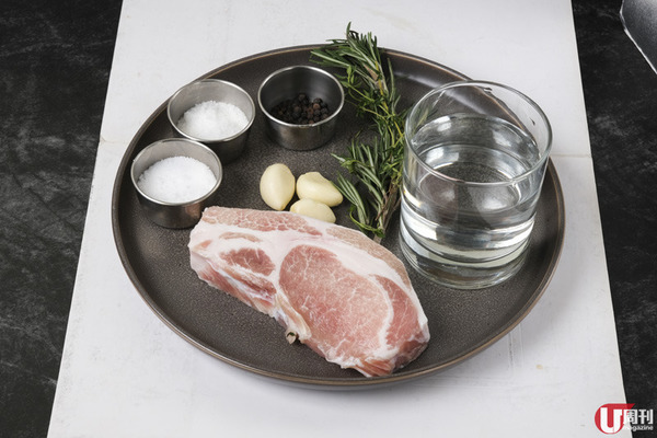 香煎厚切豬伴砵酒洋葱