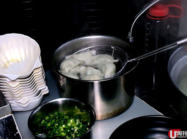 人氣餃子店老闆娘 傳授簡易包靚餃秘訣