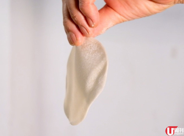 人氣餃子店老闆娘 傳授簡易包靚餃秘訣