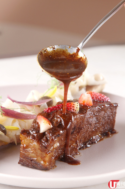 K11 Musea 洞穴屋川菜館 川菜新玩法 / 泡沫酸菜魚 / 美粧甜品盒