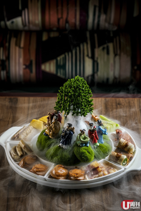 太古廣場 最新科幻感中菜廳&nbsp; 芝麻糖脆皮雞 / 鮑羅滿有煲仔飯