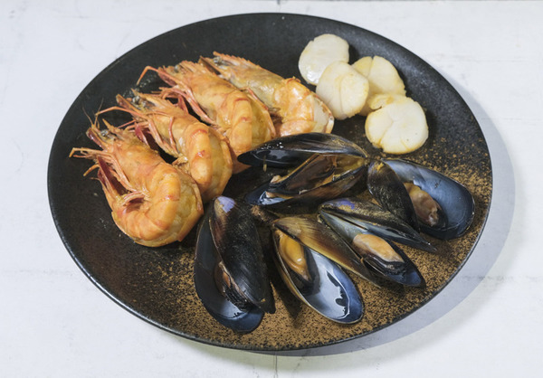 新口味盆菜 Best Picks(上) 巨型酥皮龍蝦湯盆菜 / 暖身羊腩煲盆菜 / 韓式素盆菜