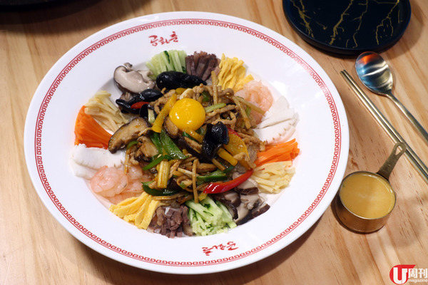 K11 韓國主題 FOOD COURT 百年炸醬店「韓粥」布帳馬車集結