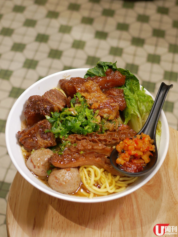 灣仔人氣車仔麵店 1 小時賣 100 碗│慢煮牛筋腩麵