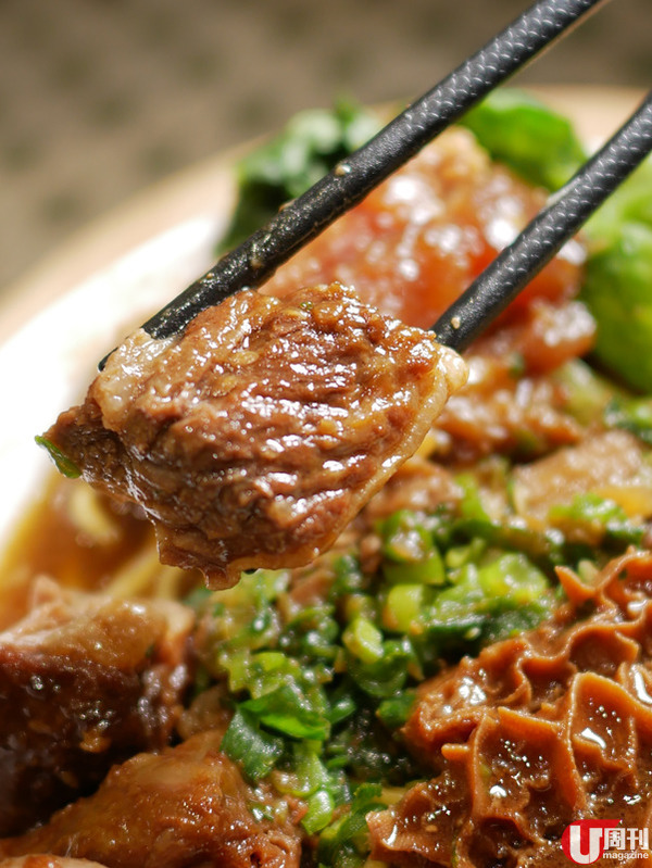 灣仔人氣車仔麵店 1 小時賣 100 碗│慢煮牛筋腩麵