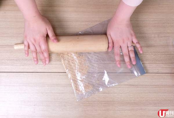 一口 size！鬆脆腰果酥