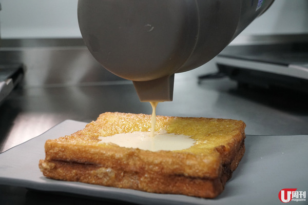 深水埗車仔麵店隱藏  阿華田味 / 士多啤梨味爆漿西多士