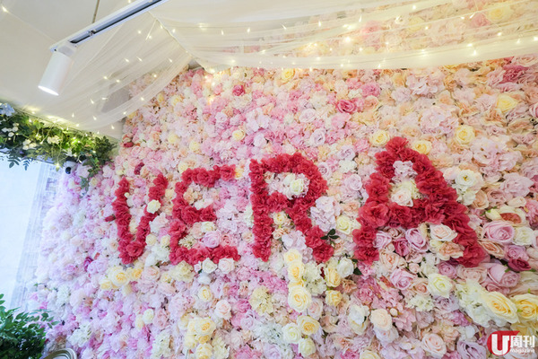 6,000 朵玫瑰花系餐廳  包場自訂人名花牆 / 求婚生日必 Check！