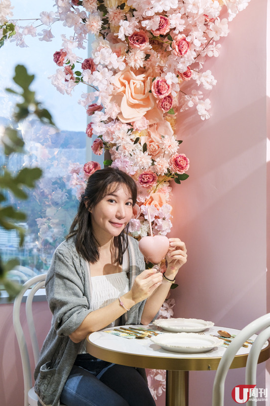 6,000 朵玫瑰花系餐廳  包場自訂人名花牆 / 求婚生日必 Check！