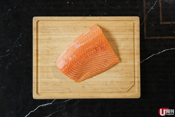 酒店大廚傳授焗三文魚&nbsp; 2 大不敗要訣 / 簡易鹽焗紙包魚食譜