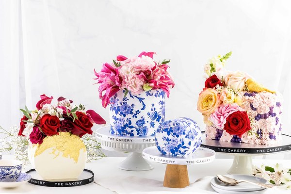 本地烘焙店The Cakery推出全新健康精緻豎立式蛋糕系列   青花瓷鮮花蛋糕／金箔鮮花蛋糕／刺猬蛋糕／綿羊蛋糕