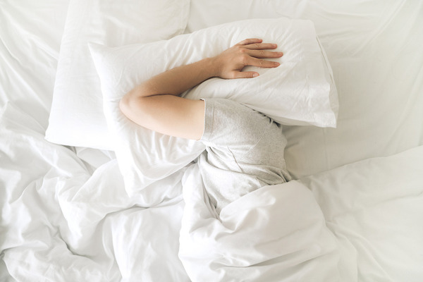經常10分鐘內入睡身體恐過勞！ 4大特徵證明活得太累