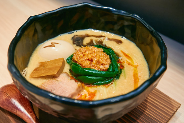 中環人氣拉麵店「立体派」推出全新限定創作拉麵 泡泡造型鹽湯拉麵/5倍極濃雞白湯味噌沾麵/5倍極濃雞白湯味噌拉麵/佐麵肉食拌菜拼盤