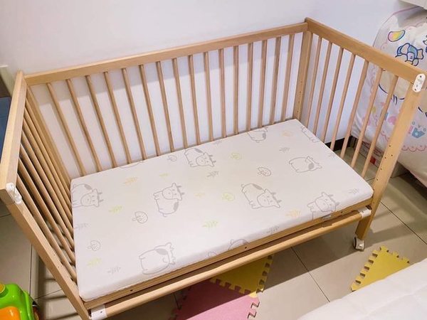 二手社群有不少保存良好且價格相宜的二手嬰兒床供購買。（網上圖片）