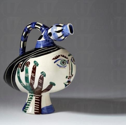 《鴨子花瓶》 雕刀刻飾旋製白陶瓶壺，以氧化料描繪圖案，白釉彩，施黑色、藍色、綠色、褐色，1951年。
