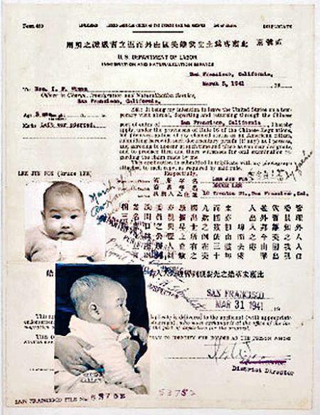 由三藩市國立檔案提供的李小龍美國公民出埠回國證書申請書，極為珍貴。