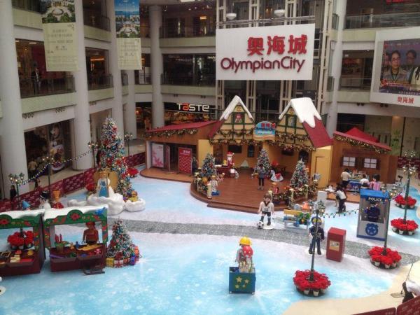 奧海城打造「Playmobil聖誕小鎮」，一盒盒的Playmobil玩具將會搖身一變成為巨型聖誕小鎮。