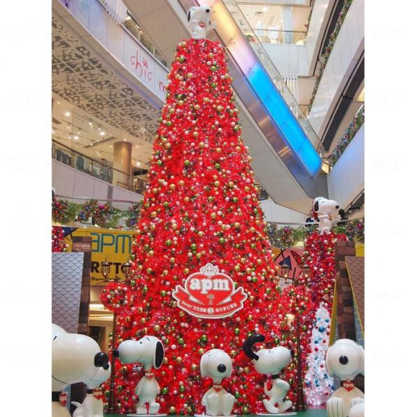 30呎Snoopy巨型聖誕樹。