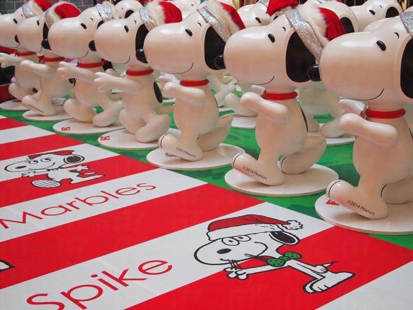 100個Snoopy雕塑更會換上一身聖誕潮裝列陣。