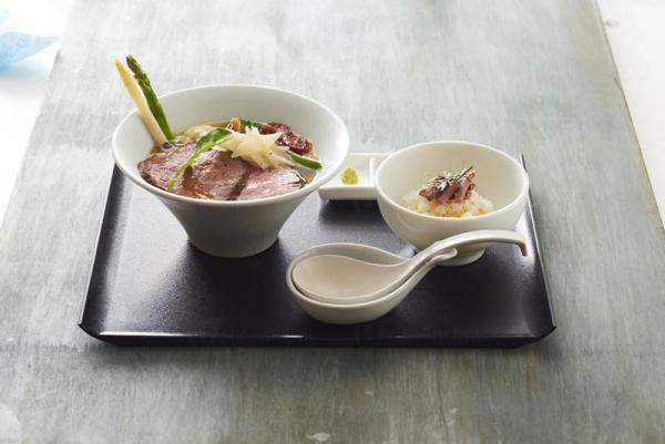 「春季清燉肉湯拉麵配烤和牛柳片」($158)　（圖：Gogyo）
