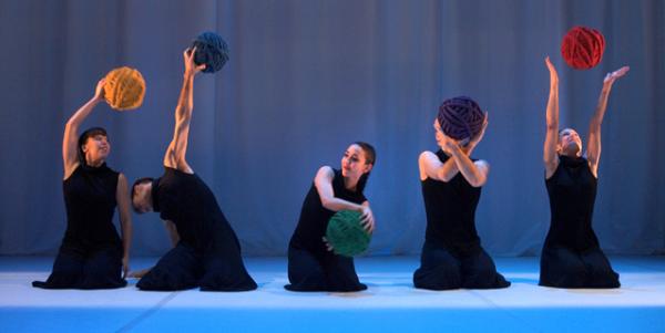 阿加尼丹斯舞蹈團（西班牙）《米羅的奇妙星空》