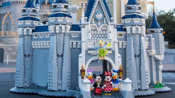 自己動手砌！LEGO推迪士尼睡公主城堡