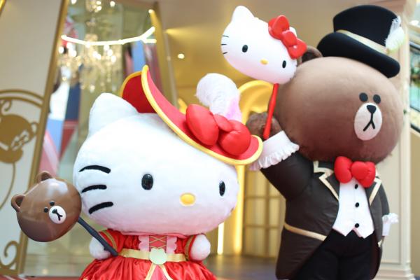 MCP新都城中心 Hello Kitty x LINE FRIENDS首個華麗聖誕舞會   5對舞伴甜蜜過聖誕