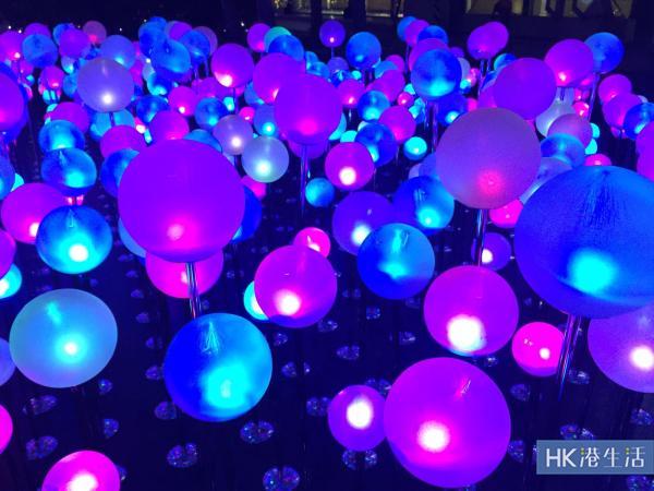 新城市廣場300呎紫藍色星河 12月起亮燈
