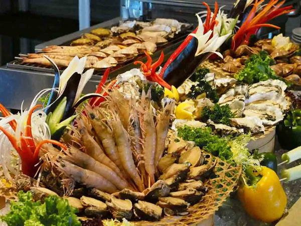 同行免費食！銅鑼灣人氣海鮮自助餐周年優惠