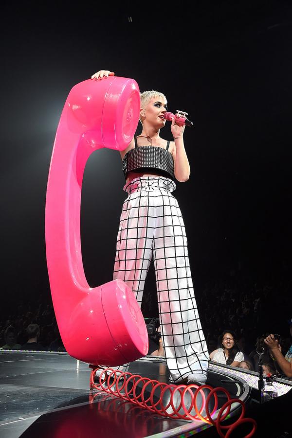 美國天后Katy Perry首度襲港 18年3月舉行巡迴演唱會