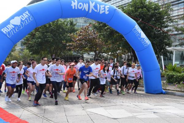 告別單身好機會！香港大型速配跑步