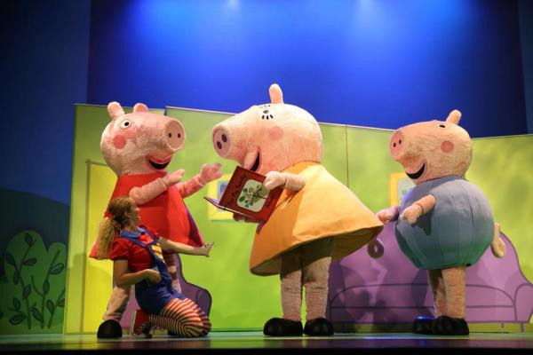 人氣卡通Peppa Pig明年1月再來港 溫馨家庭回憶搬上舞台