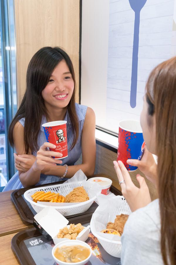 KFC肯德基全線分店實行減廢　停止供應塑膠飲管及杯蓋＋店內設回收箱