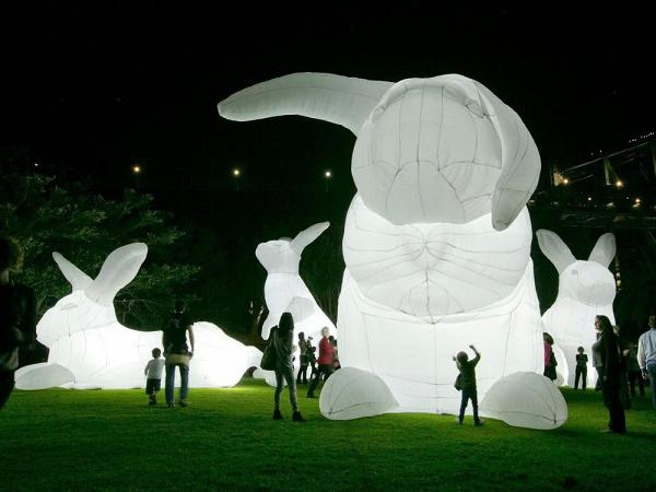 【尖沙咀/灣仔好去處】10隻巨型月兔登陸灣仔/尖沙咀！800個彩色花燈超壯觀