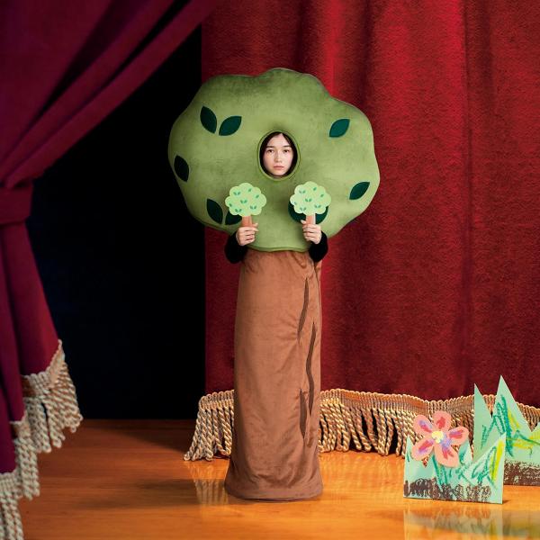 日本推出超搞鬼「扮樹」睡袋！瞓住變身話劇樹木紙片人