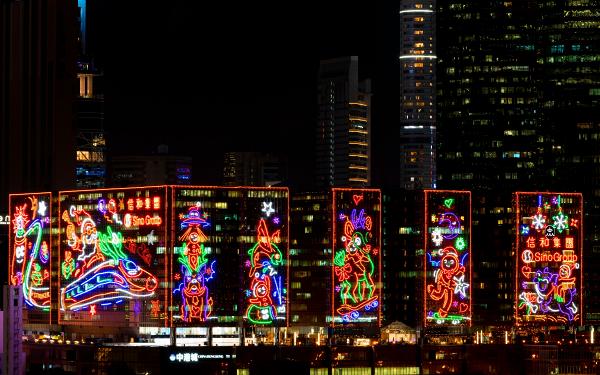 【聖誕節2018】尖沙咀中港城塗鴉風聖誕燈飾 6大影相位率先睇