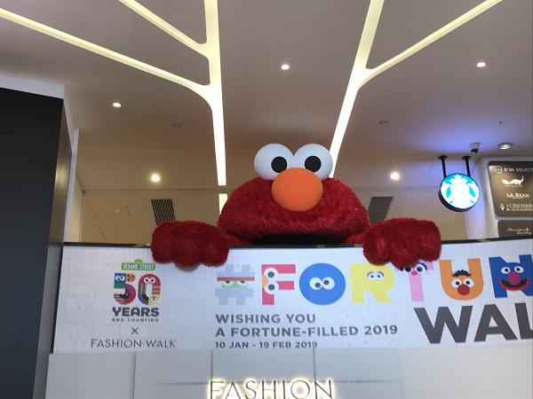 【新年好去處2019】芝麻街50周年登陸銅鑼灣 巨型Elmo/新春巡遊/影相位