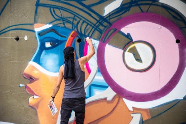 【灣仔好去處】灣仔7大最新街頭壁畫登場！彩色花牆/地面立體畫/塗鴉字體