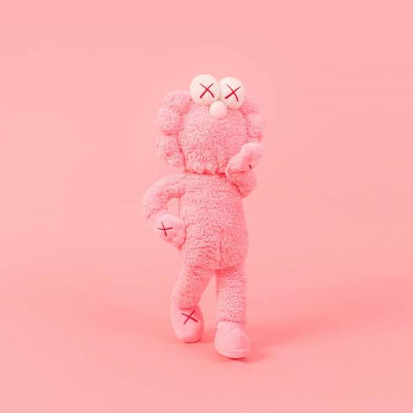 KAWS全新BFF系列登場！粉紅色限量毛公仔 香港4月開售