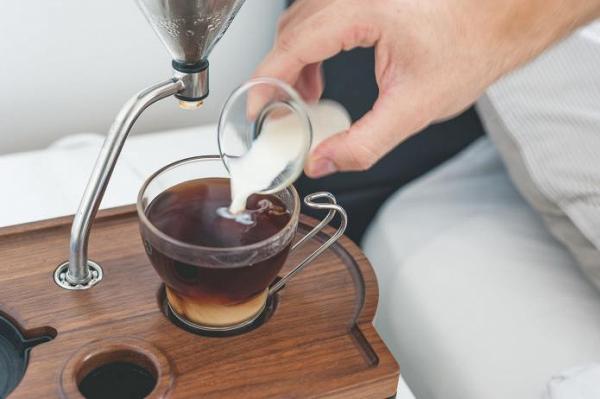 全球首個智能咖啡鬧鐘 香港開售！每朝煲定咖啡 用香味準時叫你起身
