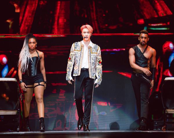 【張藝興香港演唱會2019】EXO中國籍成員Lay宣布首個單飛巡唱 8月中亞博開騷